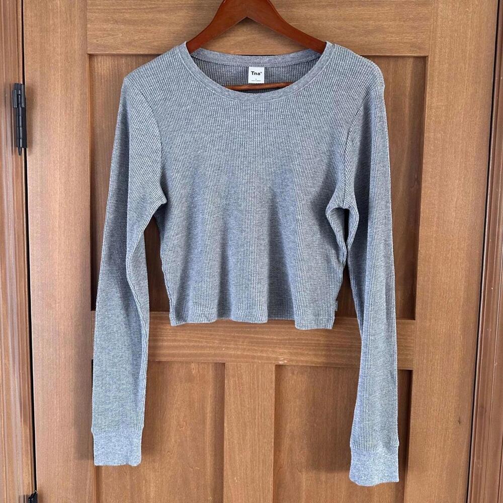 TNA Aritzia Waffle Knit Long Sleeve Crop Top Shirt Gray Women’s size Large
